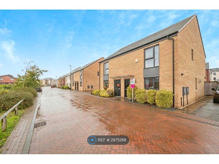 3 Bedroom Semi-detached House To Rent In Burgundy Road, Doncaster, DN4
