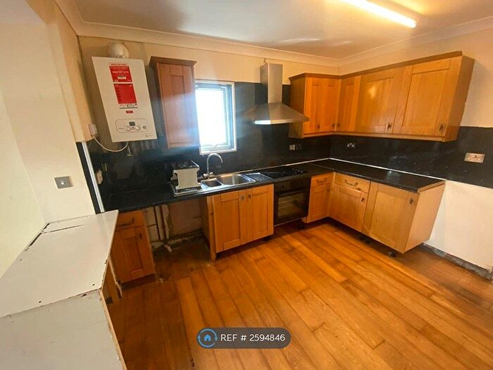 5 Bedroom Detached House To Rent In Tivoli Road, London, SE27
