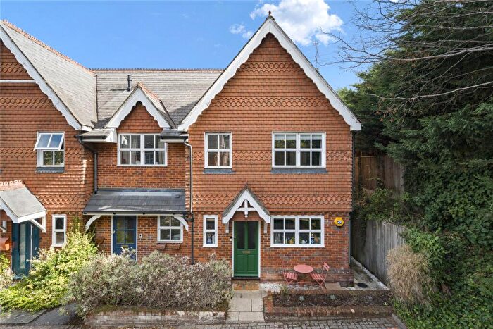3 Bedroom End Of Terrace House For Sale In Hadley Place, Weybridge, Surrey, KT13