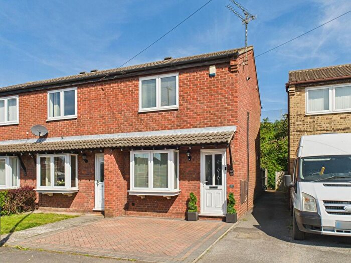2 Bedroom End Of Terrace House For Sale In Corsham Gardens, Nottingham, NG3