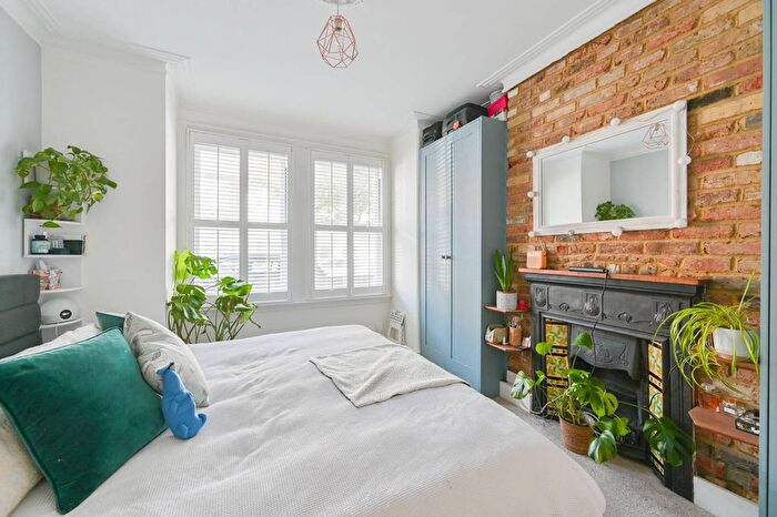 2 Bedroom Flat For Sale In College Road, Colliers Wood, London, SW19