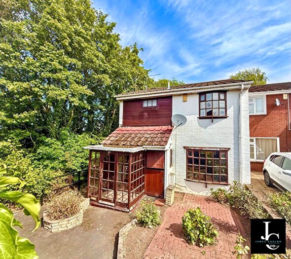 3 Bedroom End Of Terrace House For Sale In Dallamoor, Telford, TF3