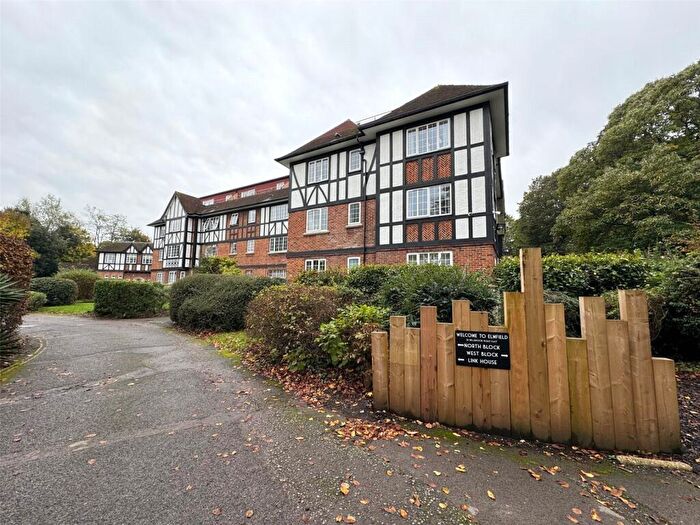 2 Bedroom Flat To Rent In Millbrook Road East, Southampton, Hampshire, SO15