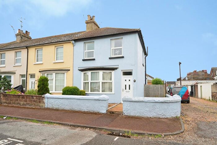 3 Bedroom End Of Terrace House For Sale In Hydney Street, Eastbourne, BN22