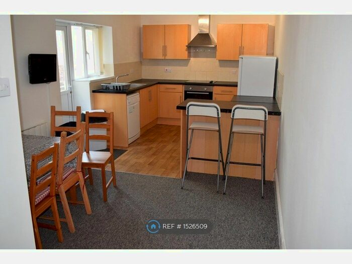 6 Bedroom Terraced House To Rent In Cathays Terrace, Cardiff, CF24