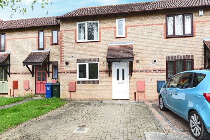 3 Bedroom Terraced House To Rent In Southwold, Bicester, OX26