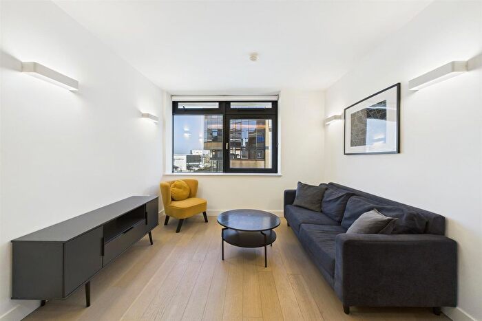 1 Bedroom Flat To Rent In New Horizons, London, TW8