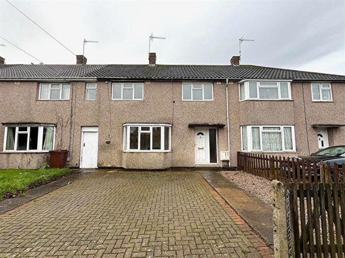 4 Bedroom Terraced House For Sale In Tennyson Road, Daventry, NN11