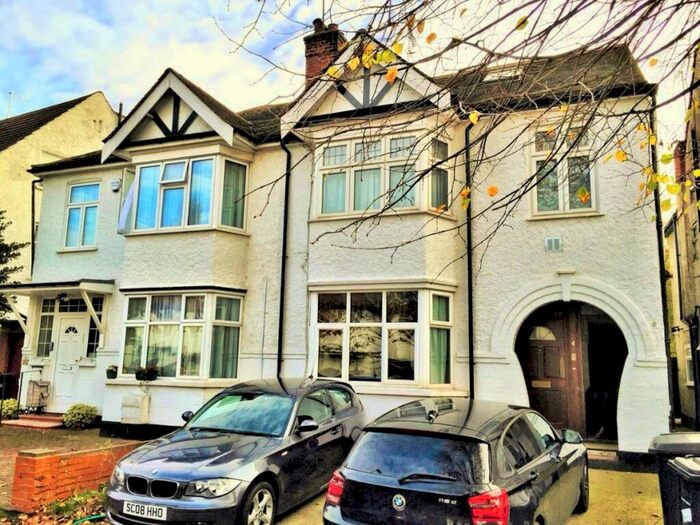 1 Bedroom Apartment To Rent In Hallswelle Road, London, NW11
