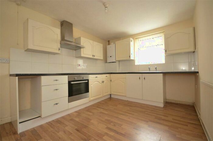 2 Bedroom Flat To Rent In High Street, Raunds, NN9