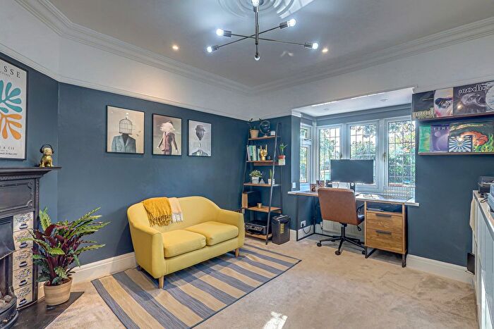 5 Bedroom Detached House For Sale In Benfleet Road, Benfleet, SS7
