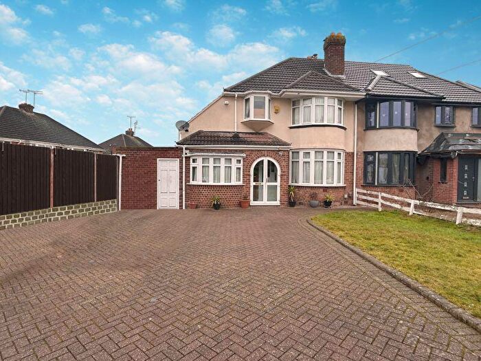 3 Bedroom Semi-Detached House For Sale In Ashcombe Avenue, Handsworth Wood, Birmingham, B20