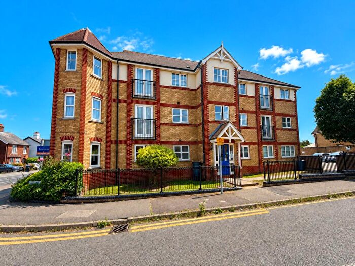 2 Bedroom Apartment For Sale In Keeble Way, Braintree, Essex, CM7