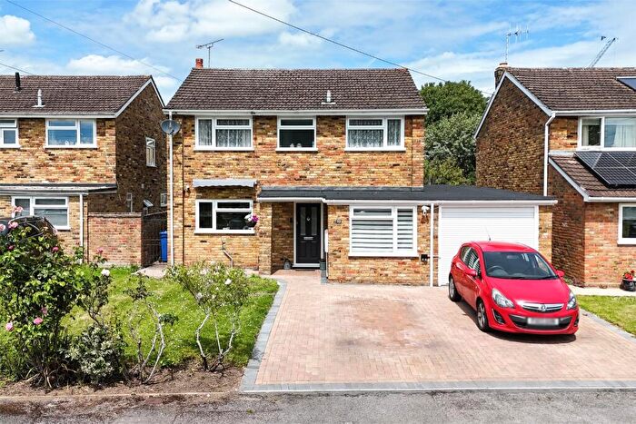 4 Bedroom Detached House For Sale In Stratford Gardens, Maidenhead, SL6
