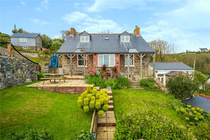 3 Bedroom Property To Rent In Cadgwith, Helston, TR12