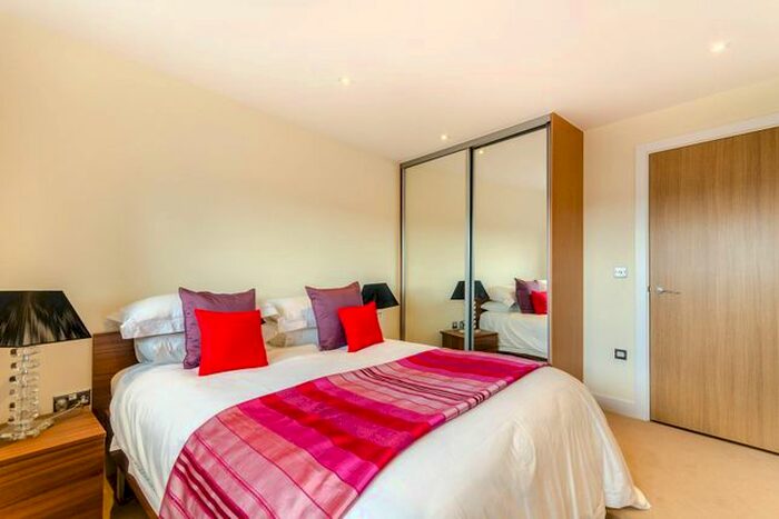 1 Bedroom Flat To Rent In Maltby Street, Bermondsey, London, SE1