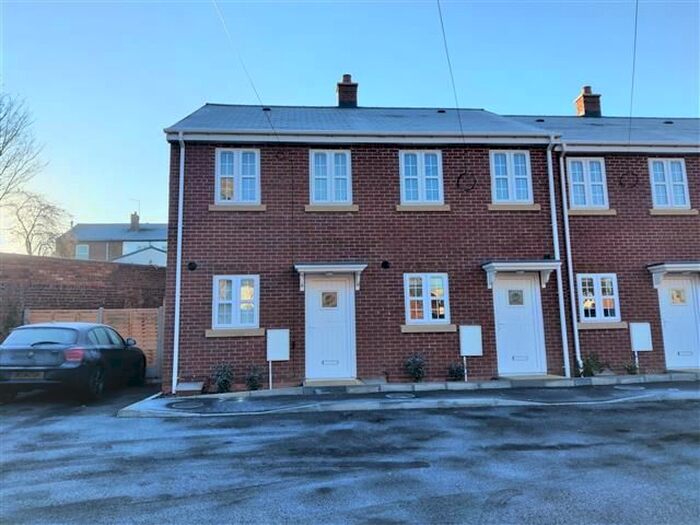 2 Bedroom Property To Rent In New Road, Stourbridge, DY8