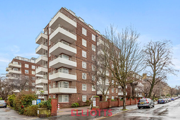 2 Bedroom Apartment For Sale In Wilbury Road, Hove, BN3