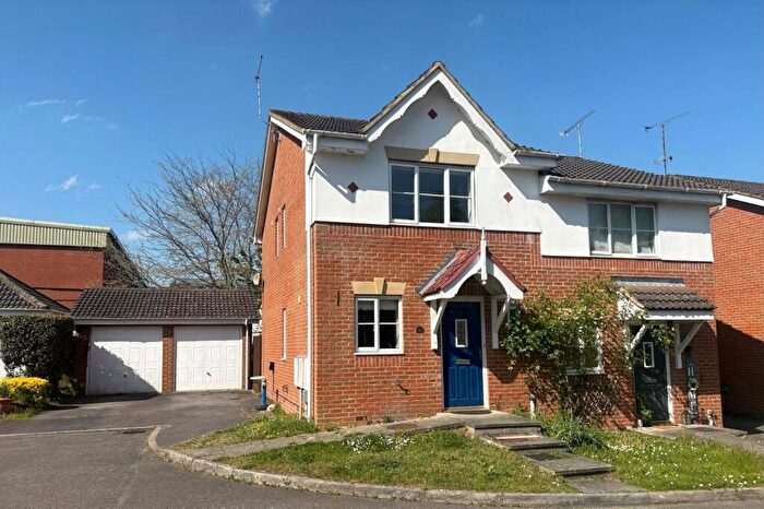 2 Bedroom Semi Detached House For Sale In The Old Orchard, Farnham, GU9