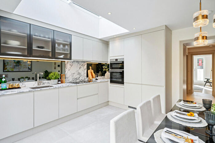 4 Bedroom Terraced House To Rent In Mortlake High Street, East Sheen, SW14