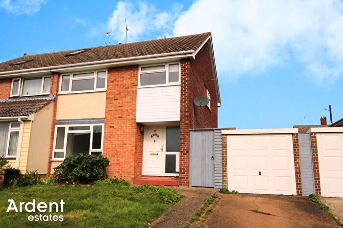 3 Bedroom Semi-Detached House For Sale In Suffolk Road, Maldon, CM9