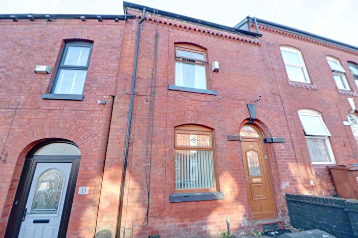 2 Bedroom Terraced House For Sale In Wellington Road, Oldham, OL8