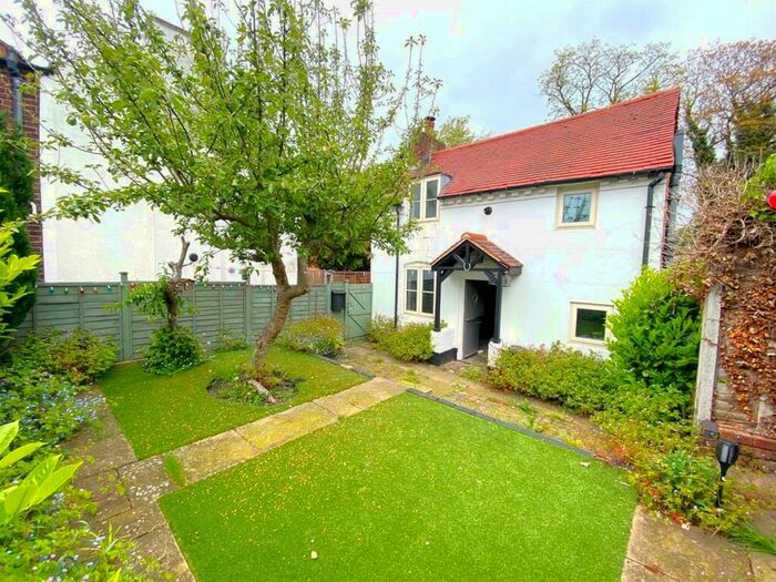 1 Bedroom Detached House To Rent In Lion Passage, Stourbridge, DY8