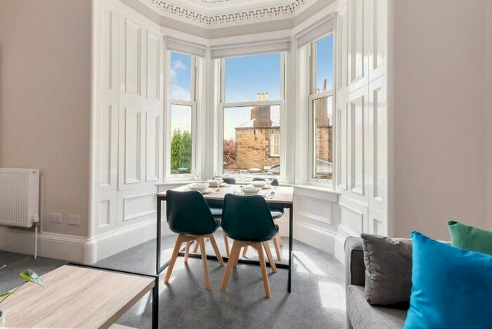 4 Bedroom Flat To Rent In Sciennes Road, Marchmont, Edinburgh, EH9