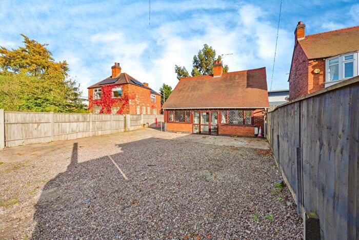 2 Bedroom Bungalow For Sale In Lichfield Road, Barton Under Needwood, Burton-on-Trent, Staffordshire, DE13