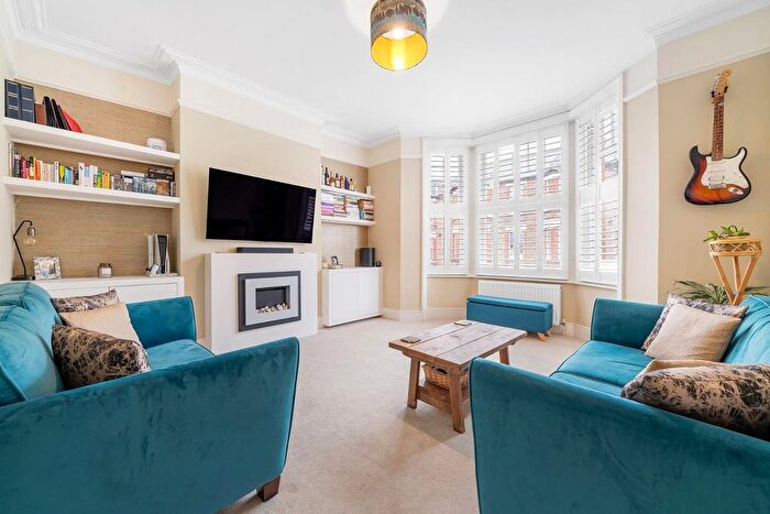 2 Bedroom Flat For Sale In Edgeley Road, SW4