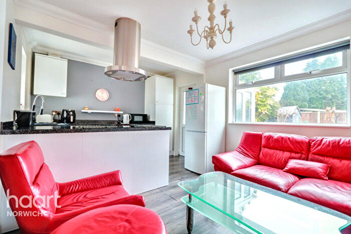 3 Bedroom Detached Bungalow For Sale In Bowthorpe Road, Norwich, NR5
