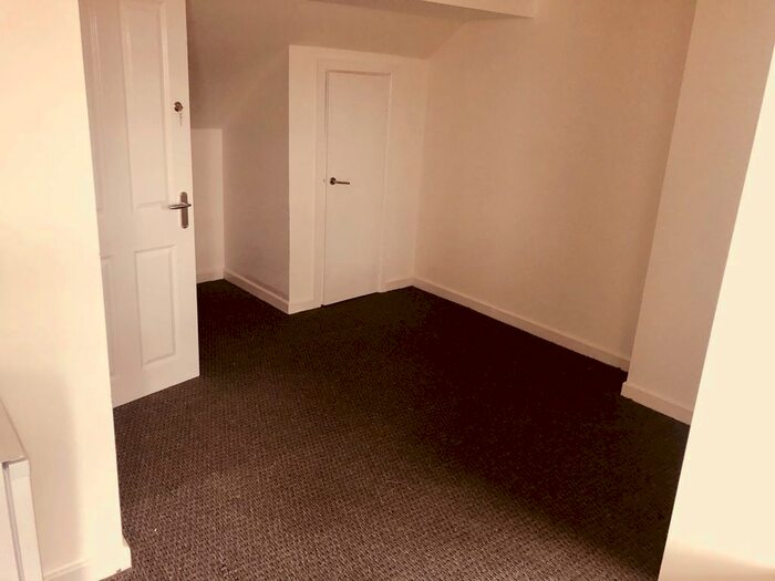 Studio To Rent In High Street North Eastham, North Eastham, E6