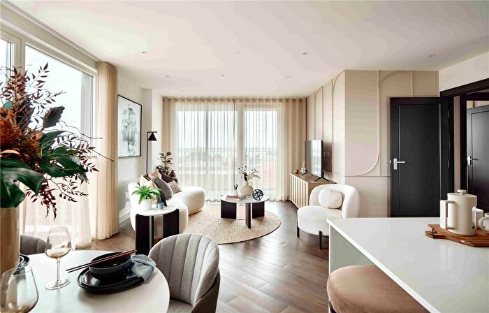 1 Bedroom Flat For Sale In Eden Grove, Staines-Upon-Thames, TW18