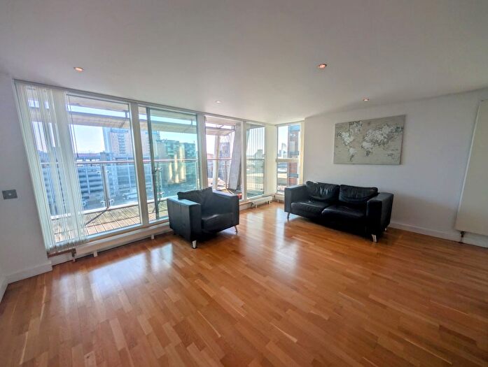 2 Bedroom Flat To Rent In The Quays, Salford, M50