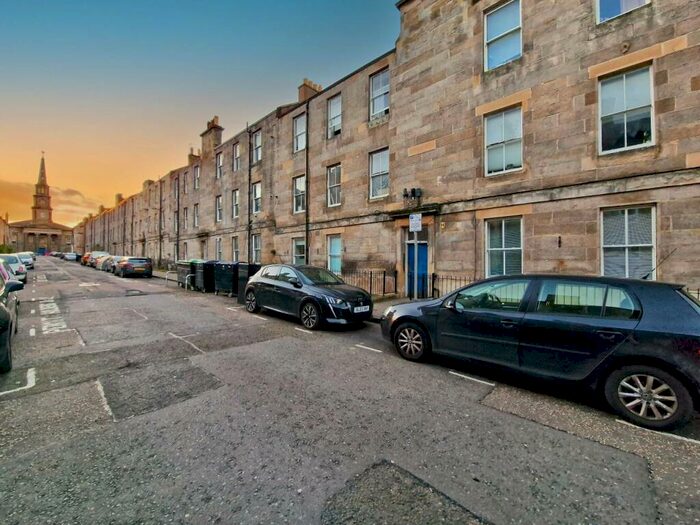 2 Bedroom Flat To Rent In Prince Regent Street, Edinburgh, EH6