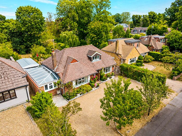 3 Bedroom Detached House For Sale In Norrels Ride, East Horsley, KT24