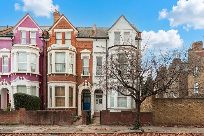 Studio To Rent In Callcott Road, Kilburn, (Council Tax, Gas And Water Included), NW6