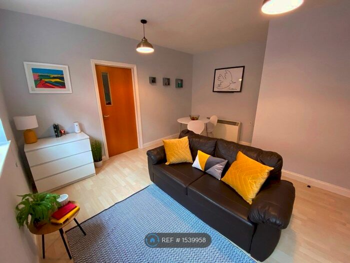 2 Bedroom Flat To Rent In Minster Court, Leicester, LE1