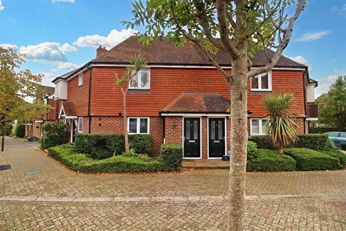 2 Bedroom Flat To Rent In Barncroft Drive, Lindfield, Haywards Heath, RH16