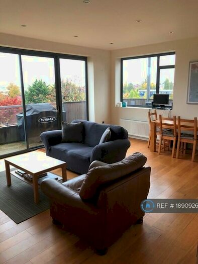 2 Bedroom Flat To Rent In Kangley Bridge Road, London, SE26