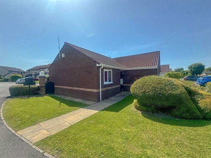 2 Bedroom Bungalow For Sale In Kelston Gardens, Weston-Super-Mare, BS22