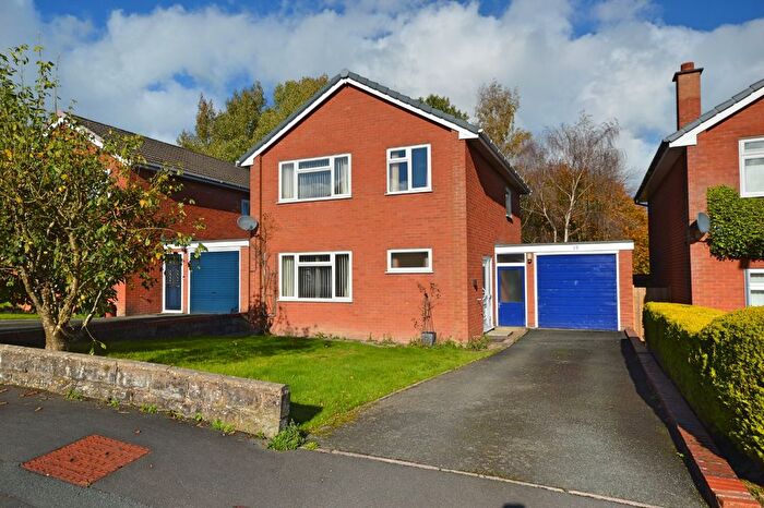 3 Bedroom Detached House For Sale In Bryn Meadows, Newtown, Powys, SY16