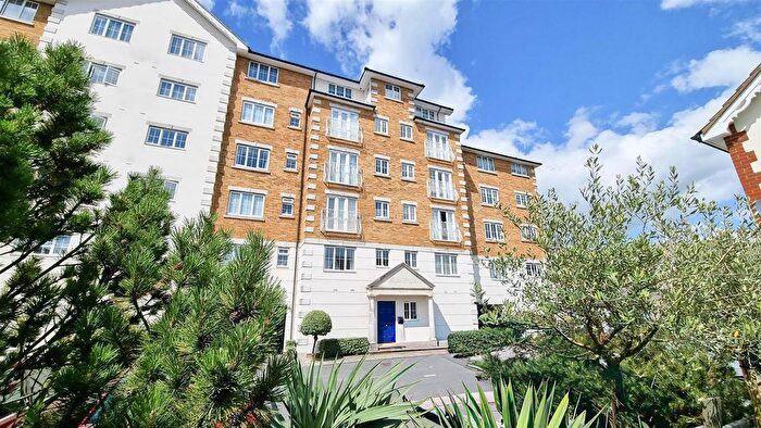 2 Bedroom Flat To Rent In Golden Gate Way, Eastbourne, BN23