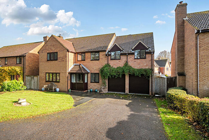 5 Bedroom Detached House For Sale In Manor Park, South Marston, Swindon, SN3