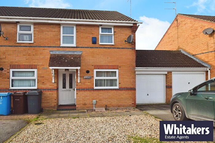 2 Bedroom End Of Terrace House To Rent In Beamsley Way, Kingswood, Hull, HU7