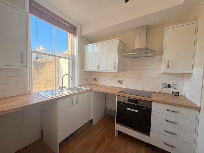 1 Bedroom Flat To Rent In Farm Road, Hove, BN3