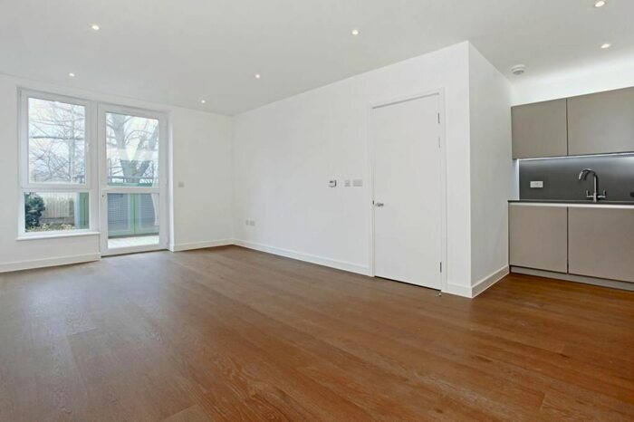 2 Bedroom Flat To Rent In Tudway Road, London, SE3