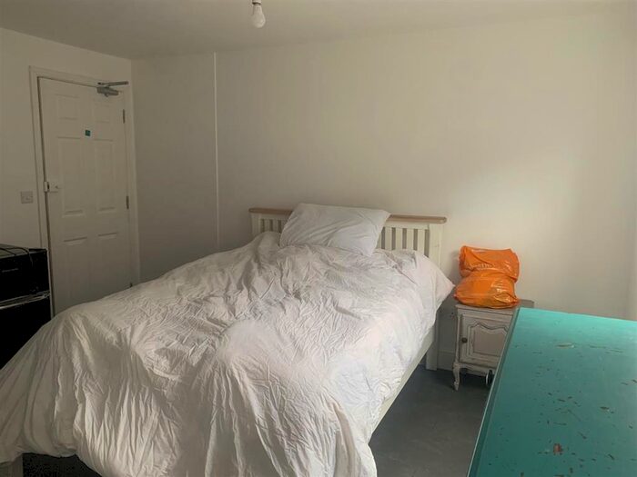 Studio To Rent In Buckingham Street, Aylesbury, HP20