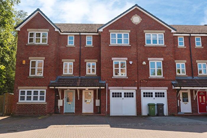 4 Bedroom Terraced House For Sale In St. Martins Court, Robin Hood, Wakefield, WF3