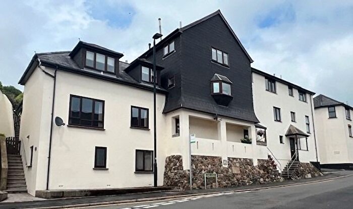 3 Bedroom Flat For Sale In Pound Place, Bovey Tracey, TQ13